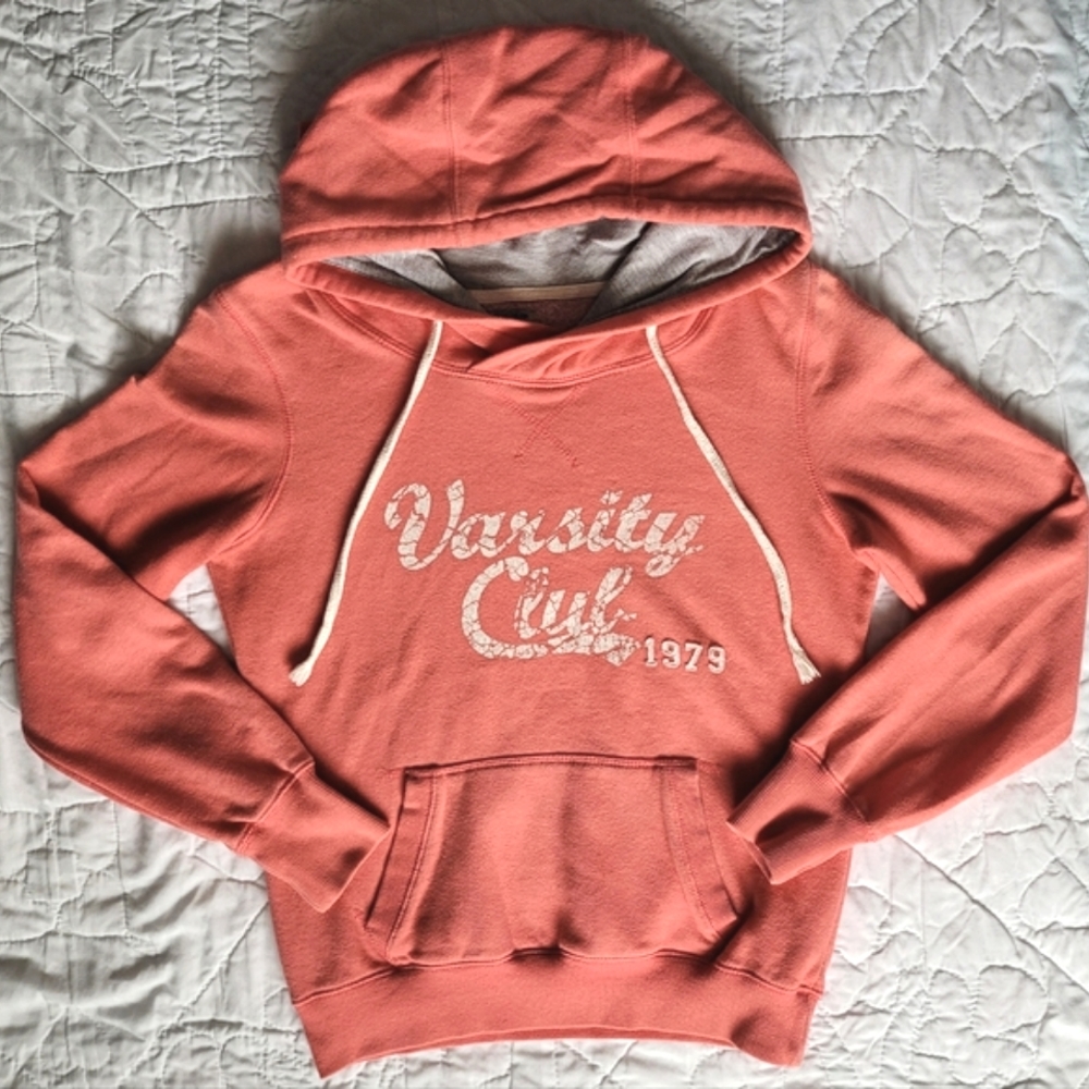 3/$15 🌸 Blue Crush Varsity Club 1979 Hoodie